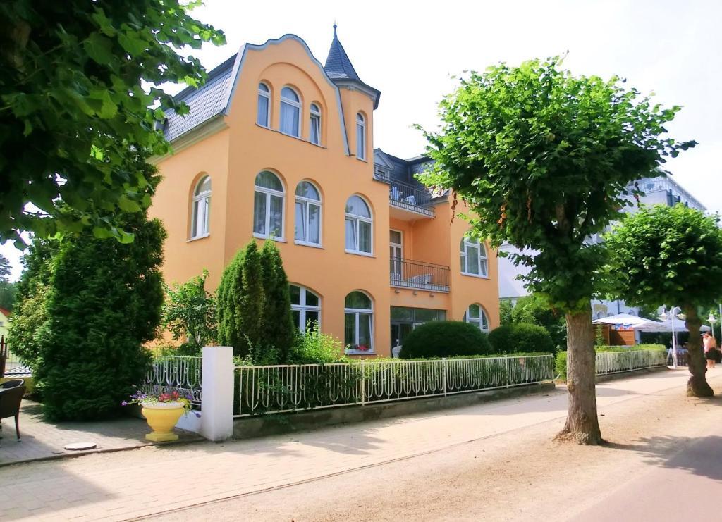 Hotel Villa Strandrose Херингсдорф Екстериор снимка